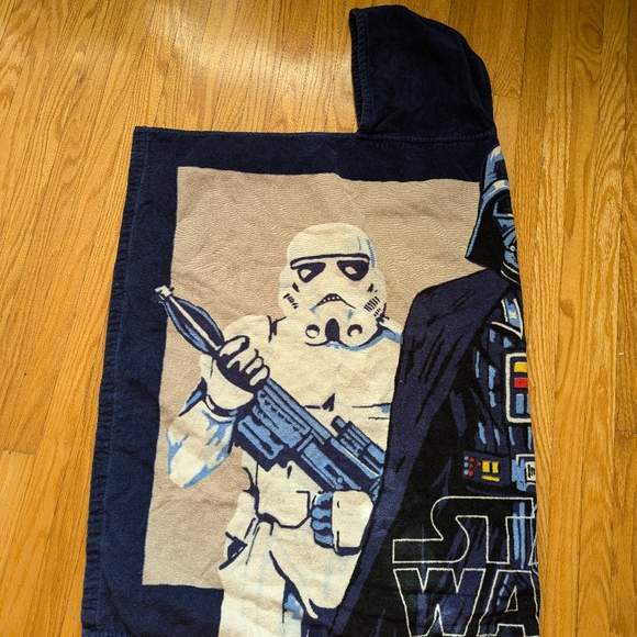 Potterybarn kids Star Wars Darth vade hooded towel - Picture 2 of 4